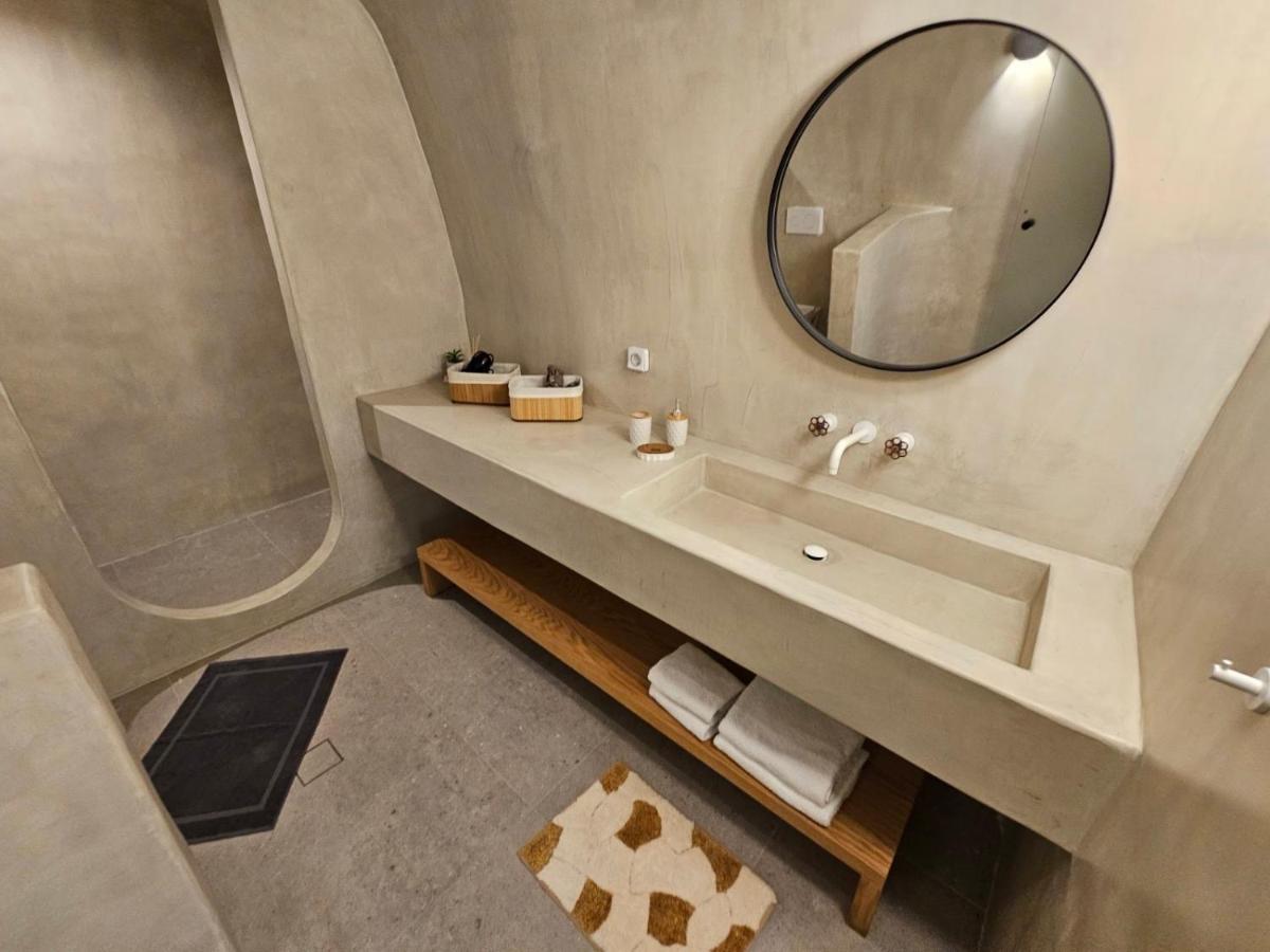 Petroma Cave Suites Vourvoúlos エクステリア 写真